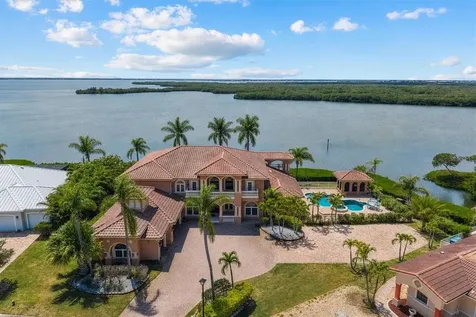 7 Cove View Court Cocoa Beach FL 32931