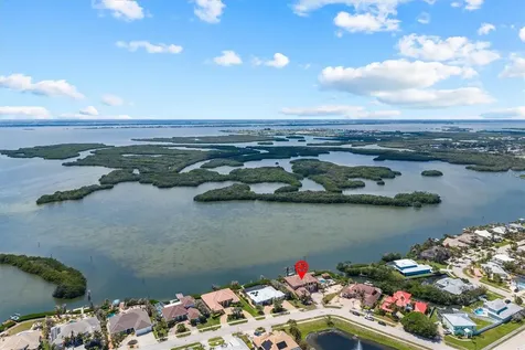 7 Cove View Court Cocoa Beach FL 32931