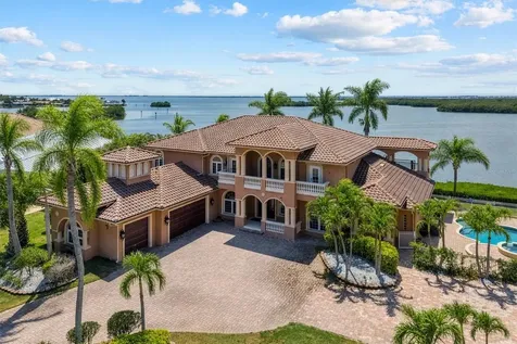 7 Cove View Court Cocoa Beach FL 32931