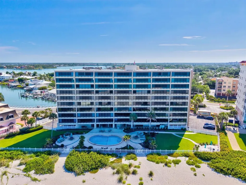 840 The Esplanade N Venice FL 34285