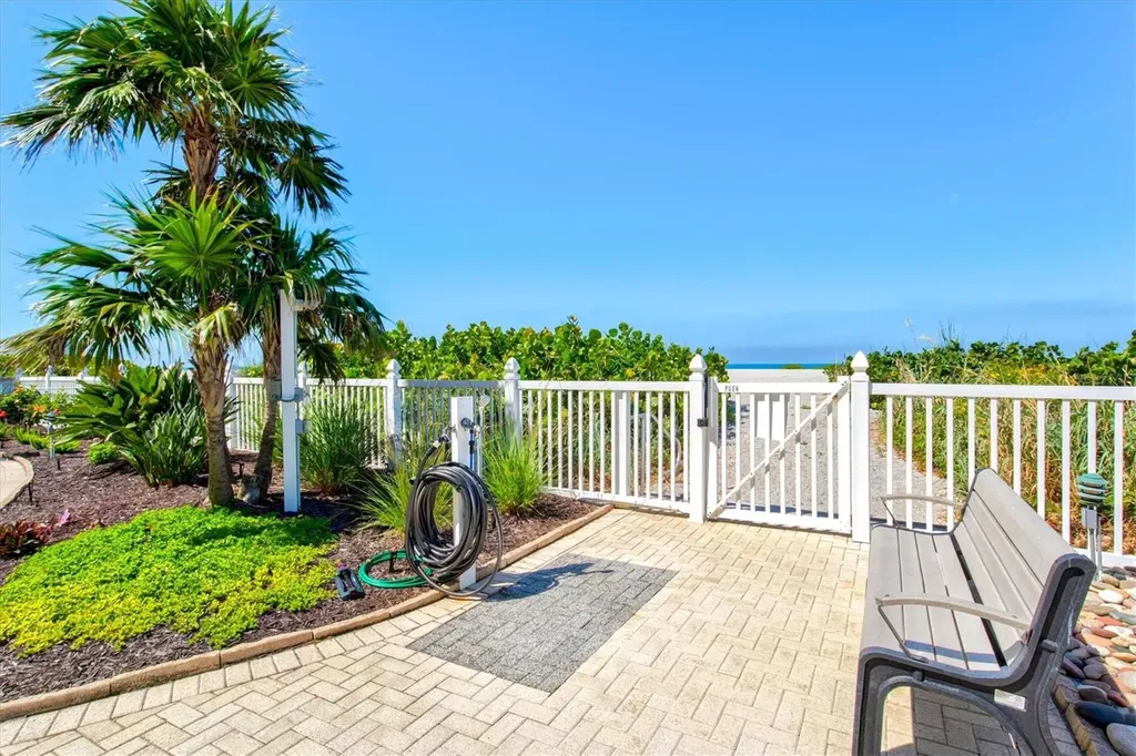 840 The Esplanade N Venice FL 34285