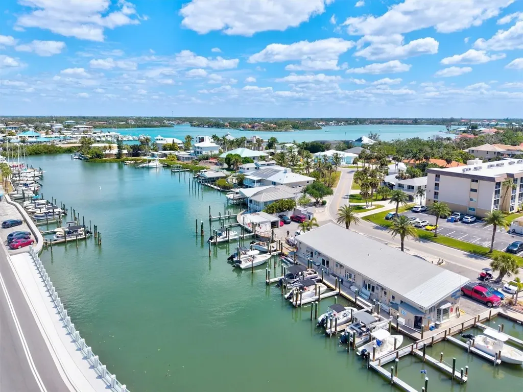 840 The Esplanade N Venice FL 34285