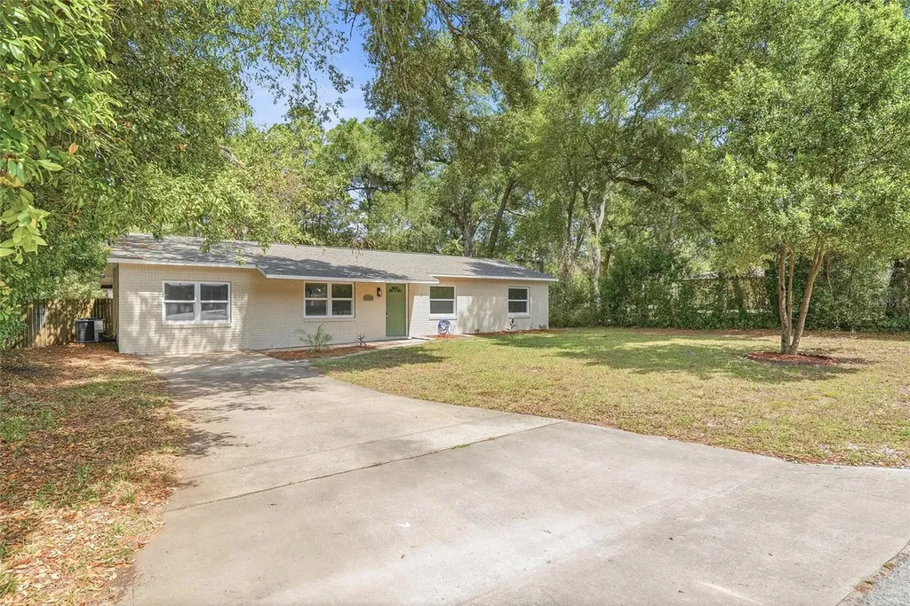 6040 Knollwood Drive Ridge Manor FL 33523