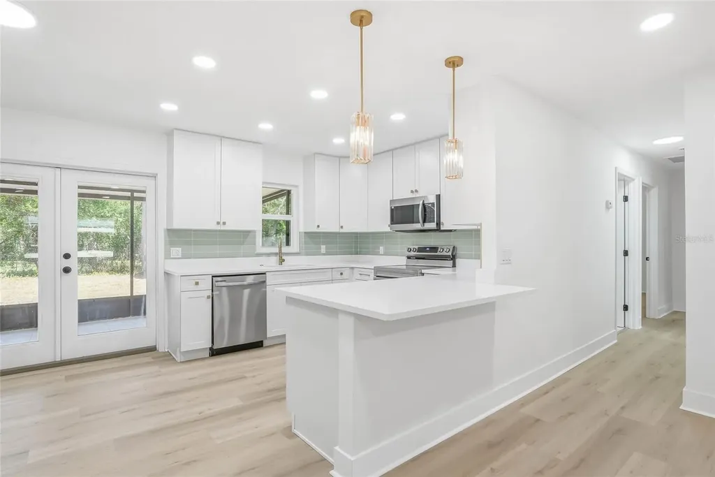 6040 Knollwood Drive Ridge Manor FL 33523