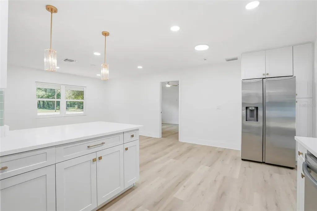 6040 Knollwood Drive Ridge Manor FL 33523
