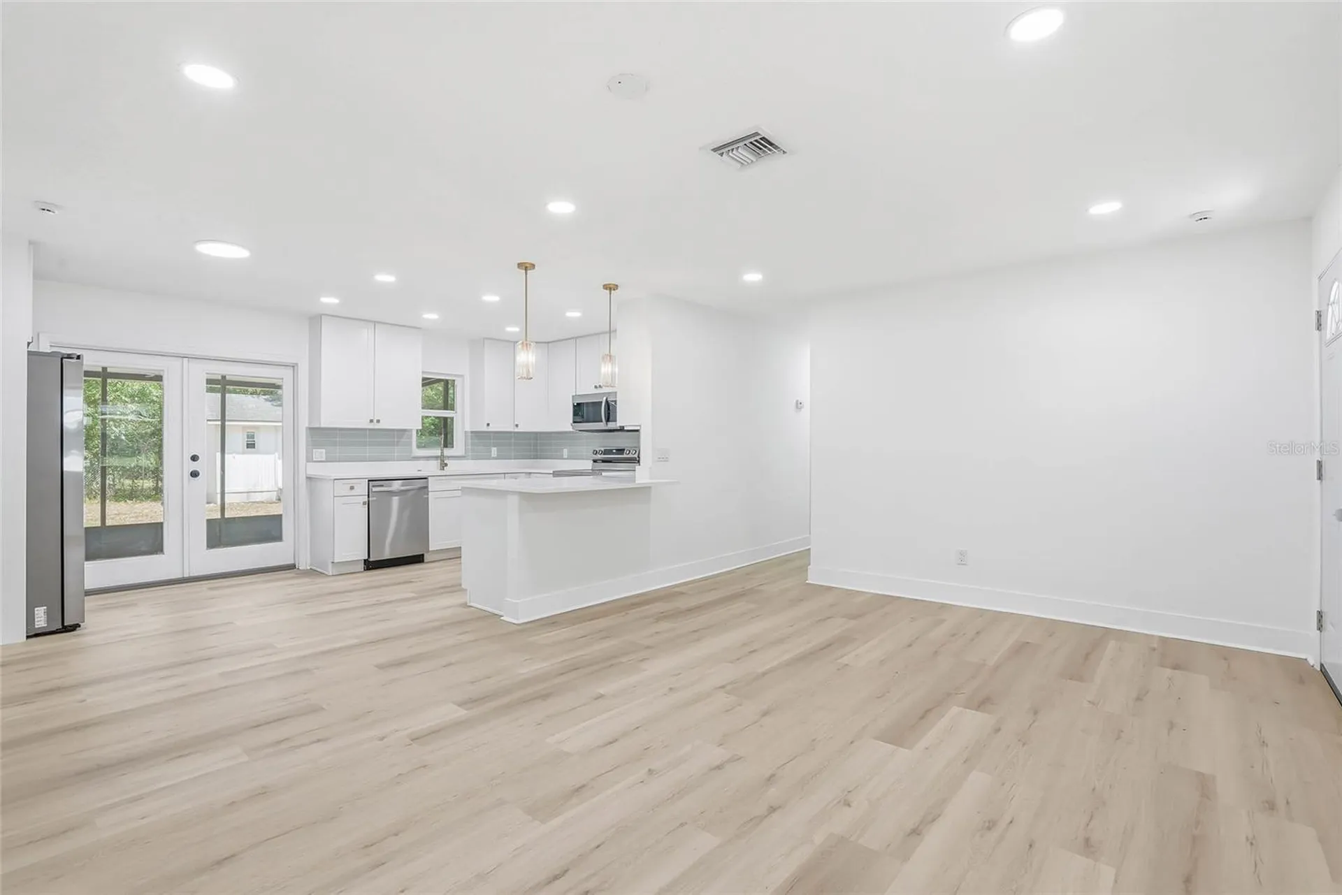 6040 Knollwood Drive Ridge Manor FL 33523