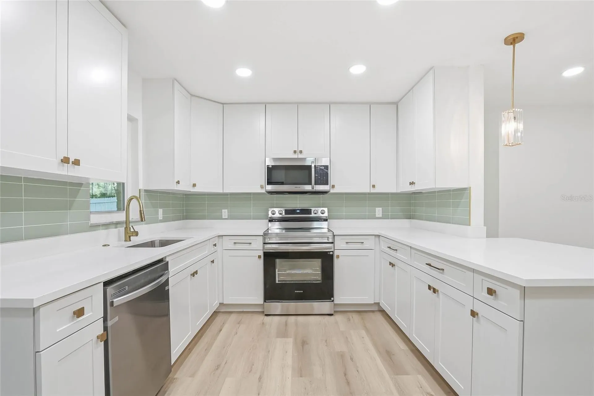 6040 Knollwood Drive Ridge Manor FL 33523