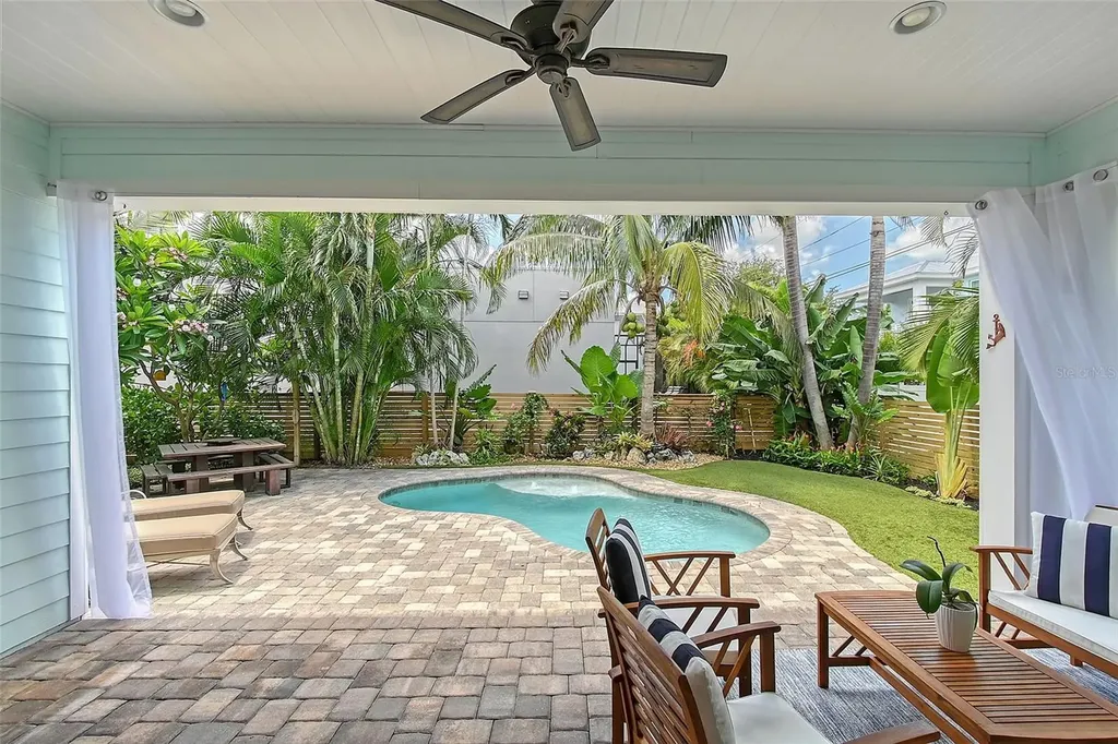 1738 Siesta Drive Sarasota FL 34239
