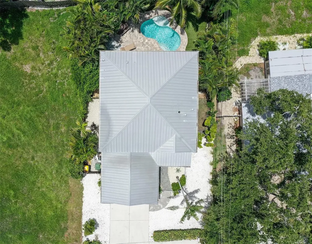 1738 Siesta Drive Sarasota FL 34239