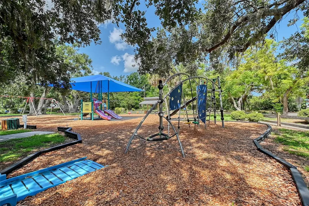 1738 Siesta Drive Sarasota FL 34239