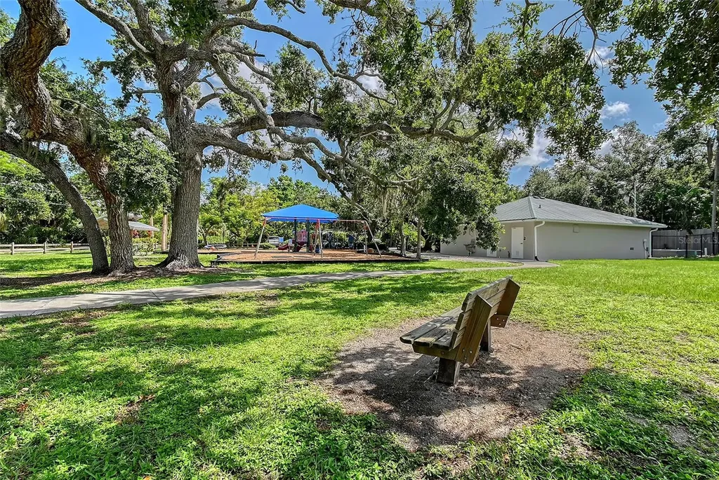 1738 Siesta Drive Sarasota FL 34239