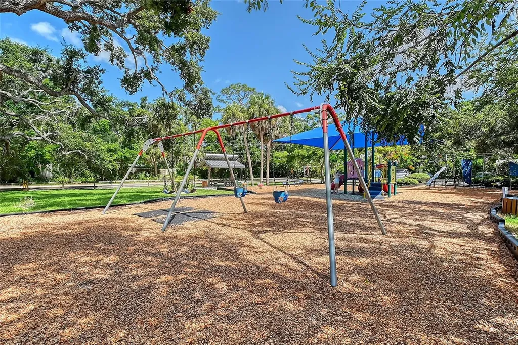 1738 Siesta Drive Sarasota FL 34239