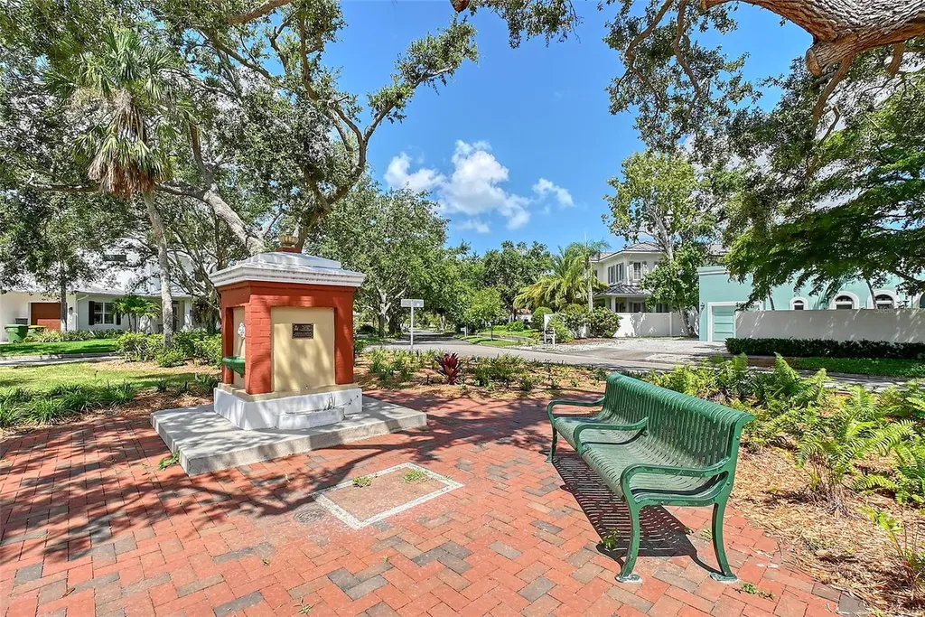 1738 Siesta Drive Sarasota FL 34239