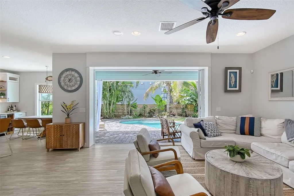 1738 Siesta Drive Sarasota FL 34239