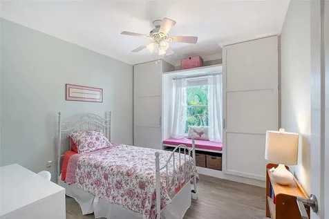 1738 Siesta Drive Sarasota FL 34239
