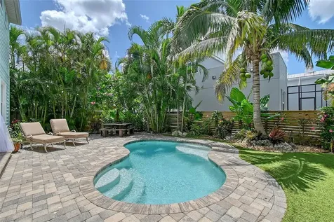 1738 Siesta Drive Sarasota FL 34239