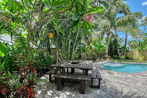 1738 Siesta Drive Sarasota FL 34239