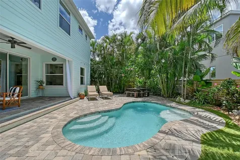 1738 Siesta Drive Sarasota FL 34239