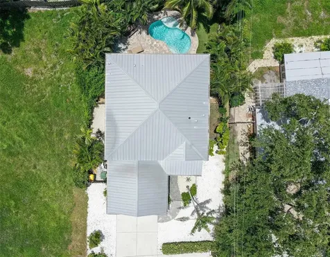 1738 Siesta Drive Sarasota FL 34239
