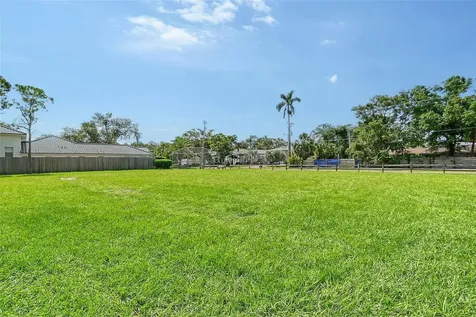 1738 Siesta Drive Sarasota FL 34239