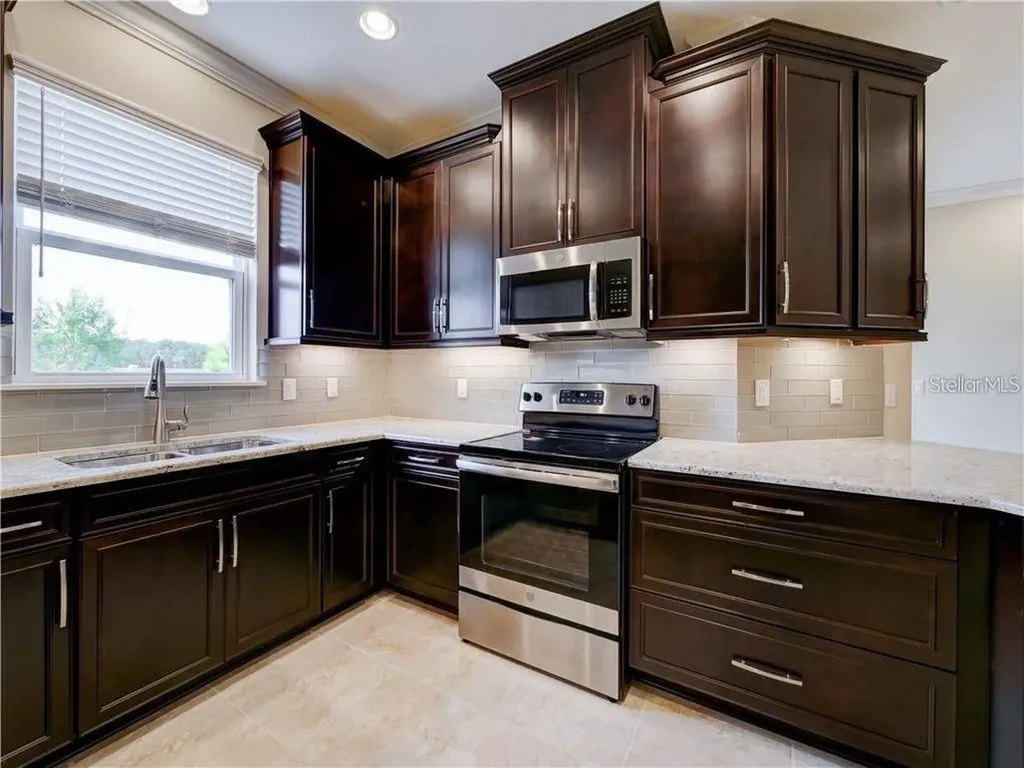1074 Amber Leaf Trail Wesley Chapel FL 33544
