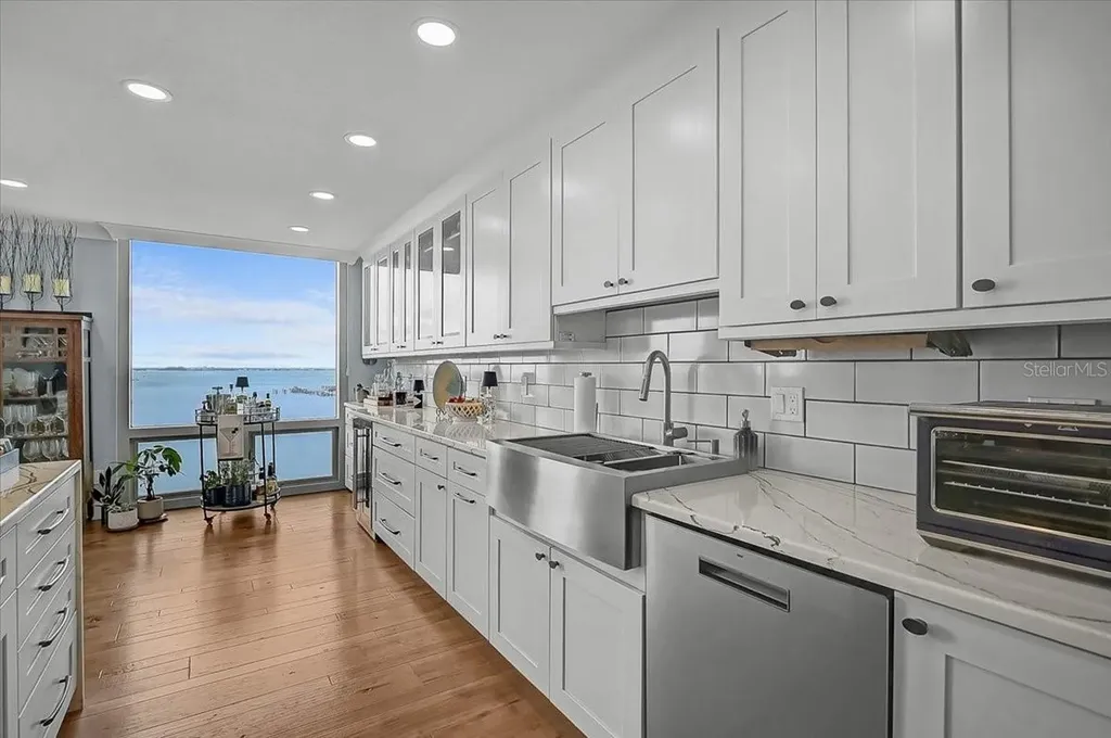 1111 N Gulfstream Avenue Sarasota FL 34236
