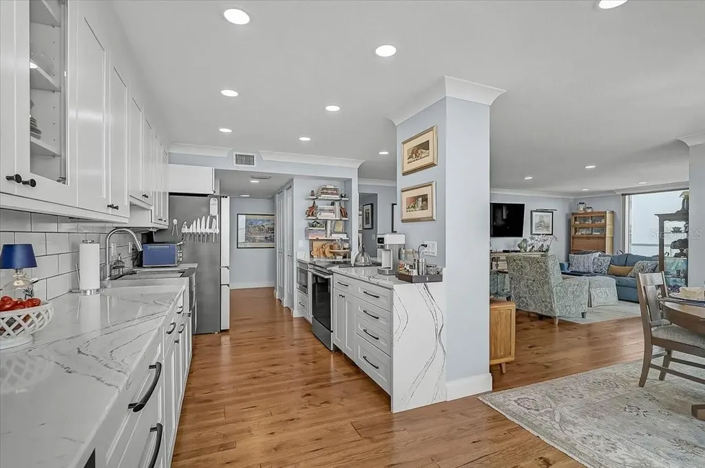 1111 N Gulfstream Avenue Sarasota FL 34236
