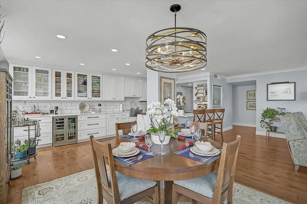 1111 N Gulfstream Avenue Sarasota FL 34236
