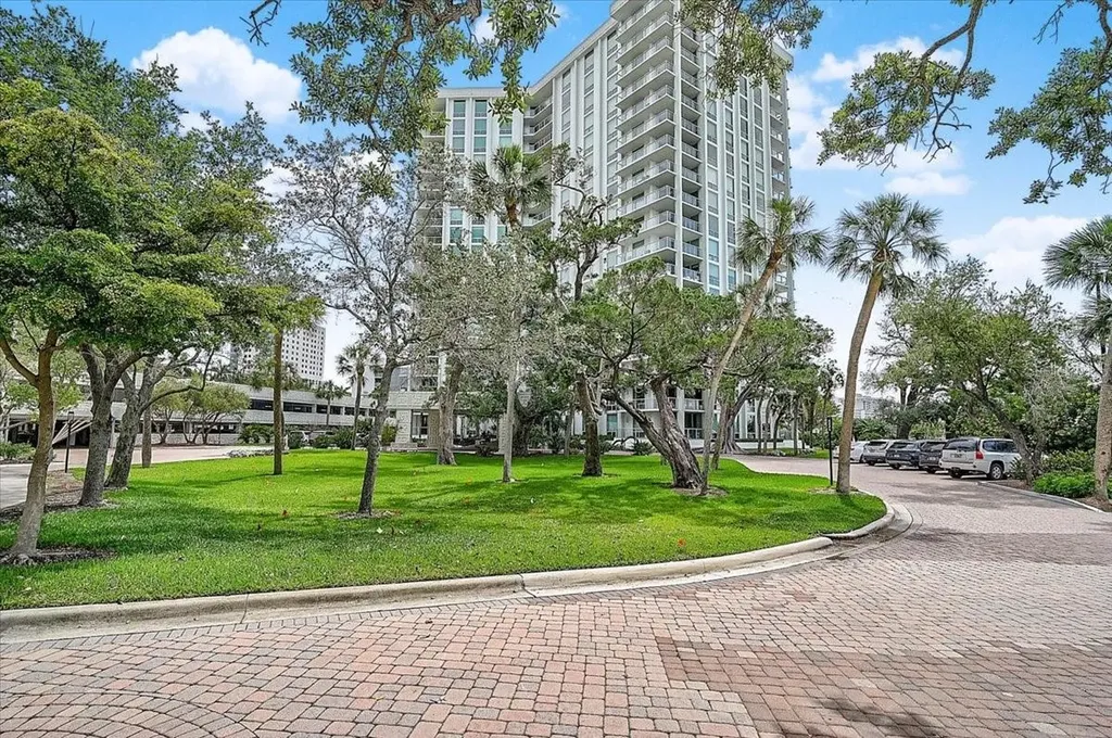 1111 N Gulfstream Avenue Sarasota FL 34236