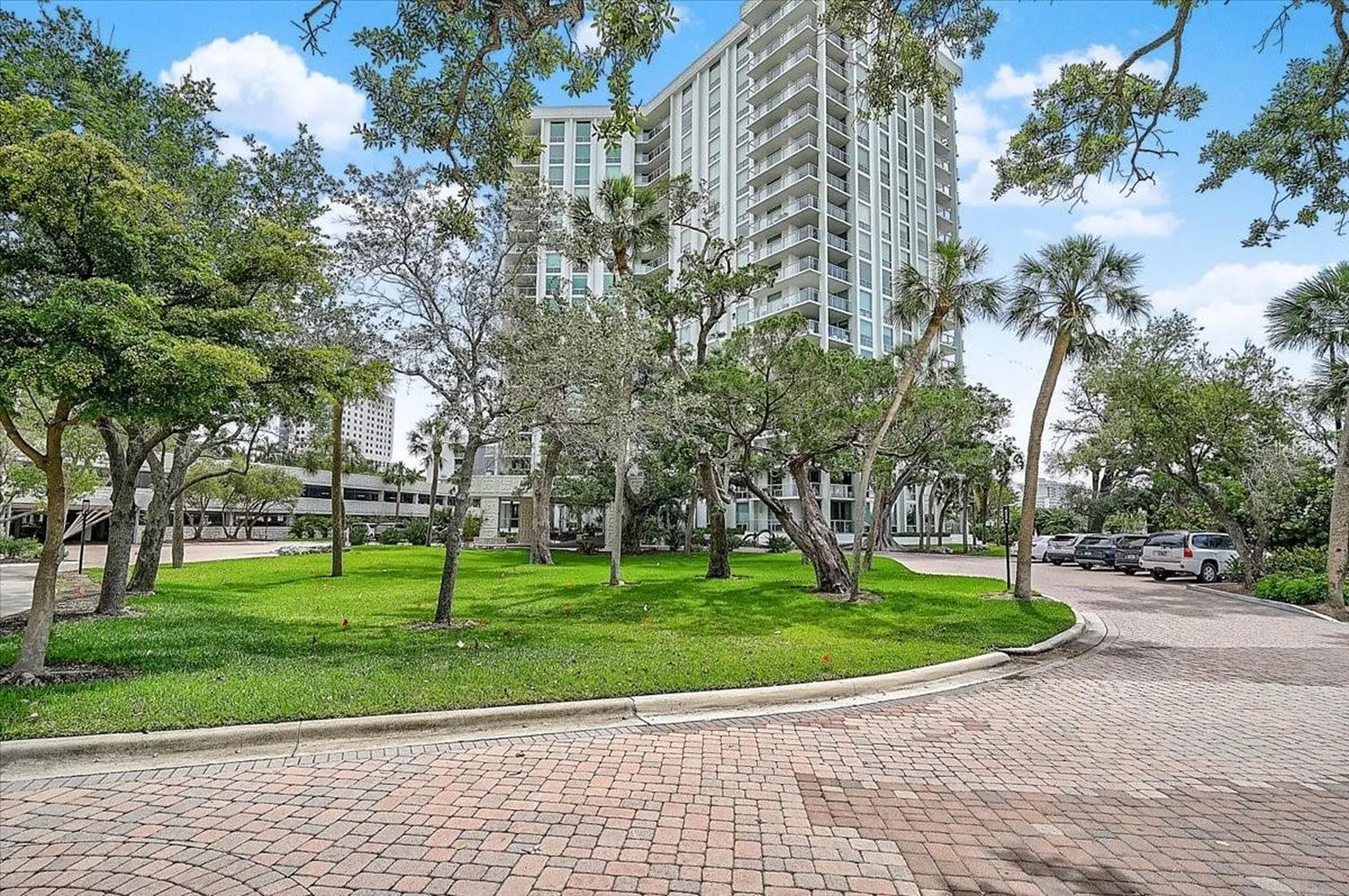 1111 N Gulfstream Avenue Sarasota FL 34236
