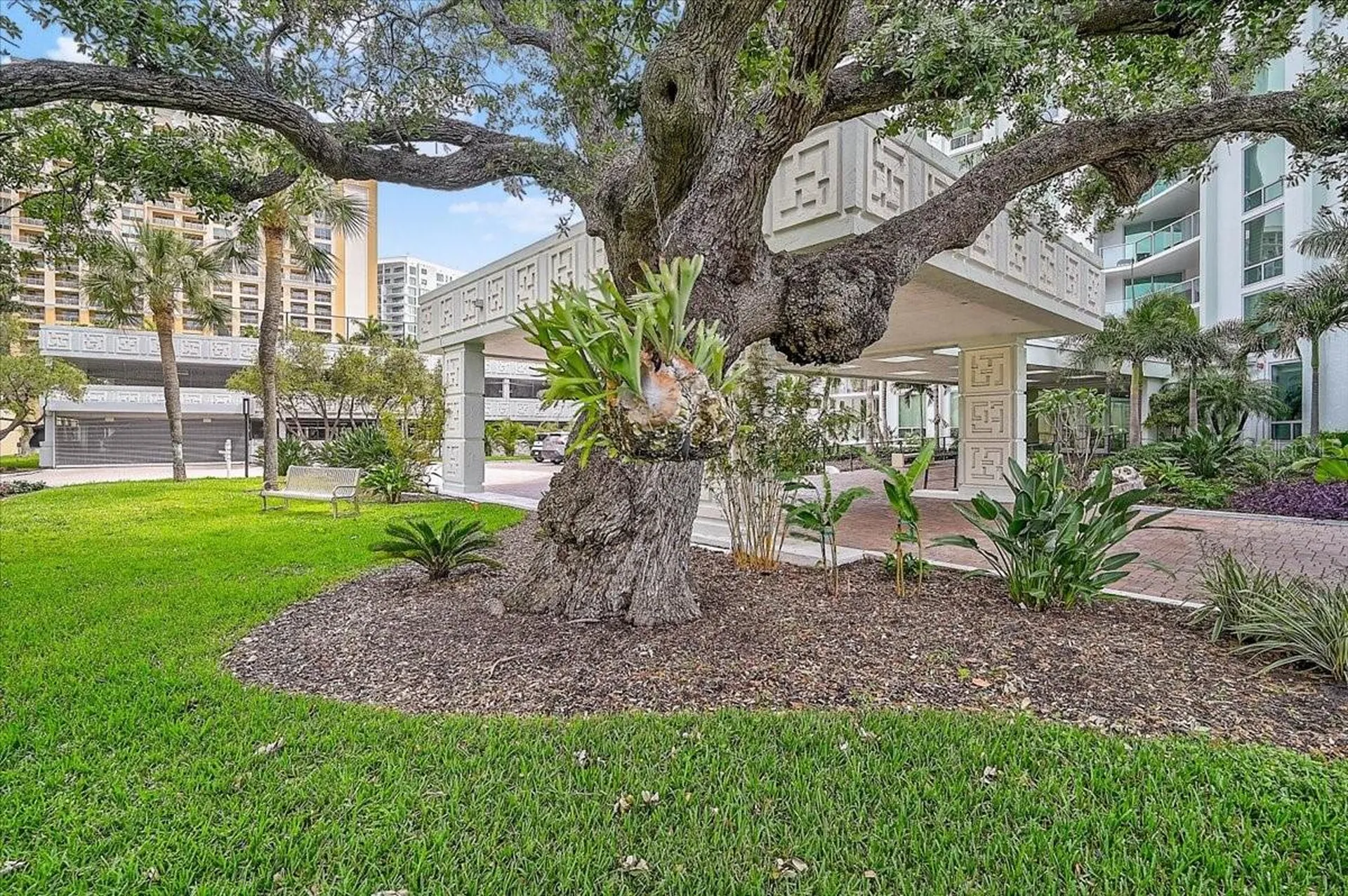 1111 N Gulfstream Avenue Sarasota FL 34236