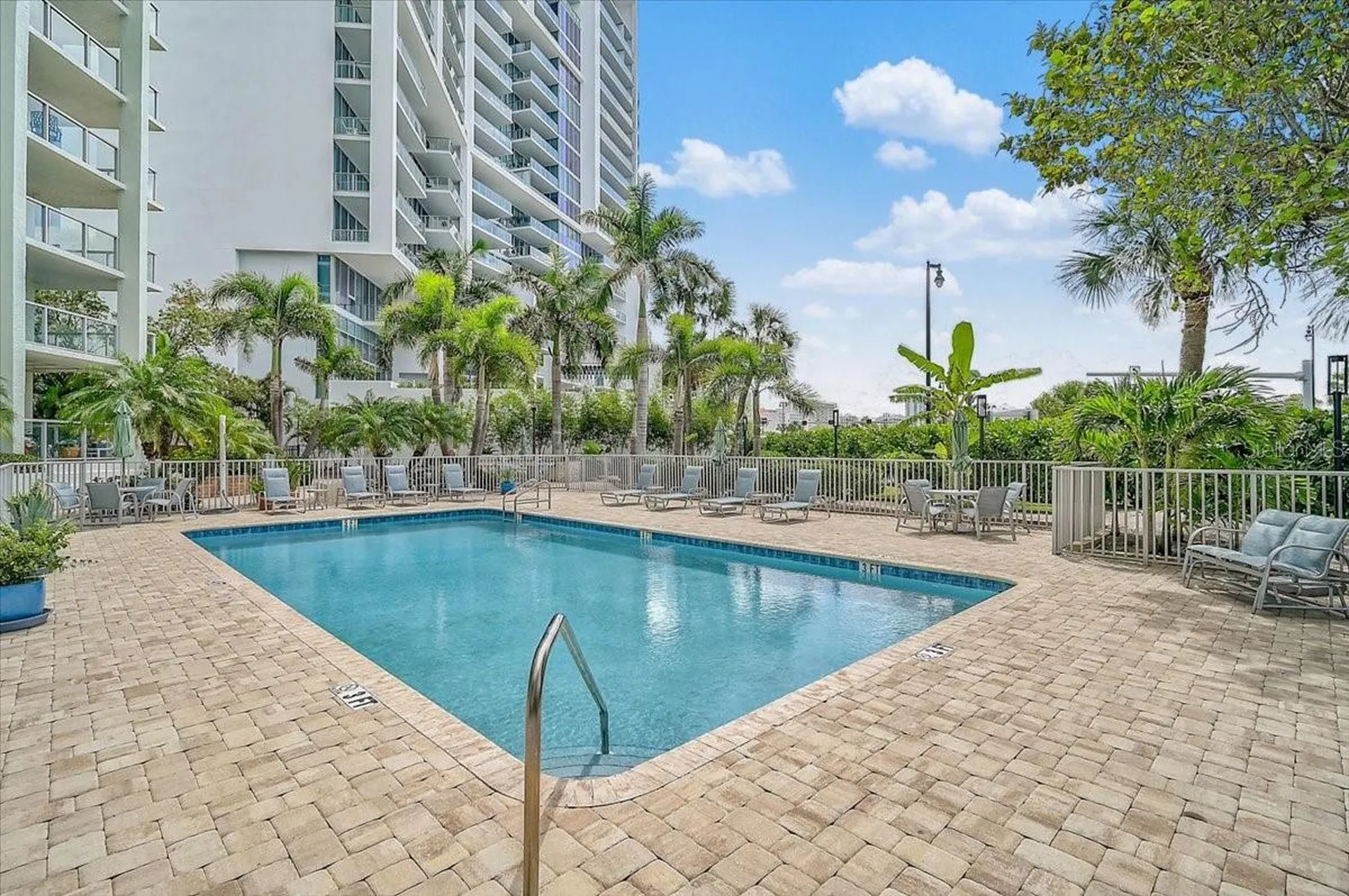 1111 N Gulfstream Avenue Sarasota FL 34236