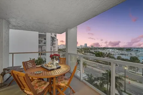 1111 N Gulfstream Avenue Sarasota FL 34236