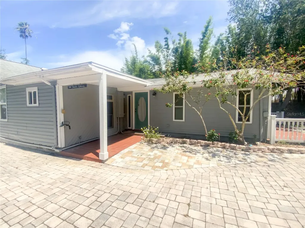 657 Broadway Dunedin FL 34698