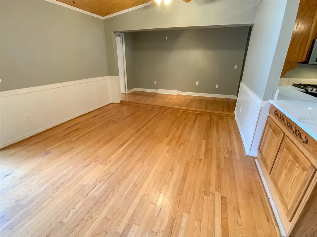 657 Broadway Dunedin FL 34698