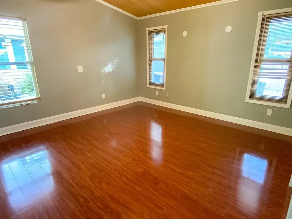 657 Broadway Dunedin FL 34698