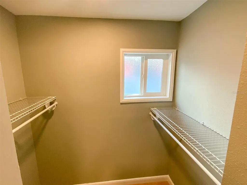 657 Broadway Dunedin FL 34698