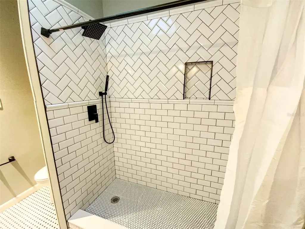 657 Broadway Dunedin FL 34698
