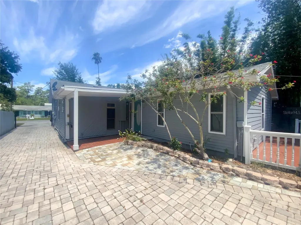657 Broadway Dunedin FL 34698