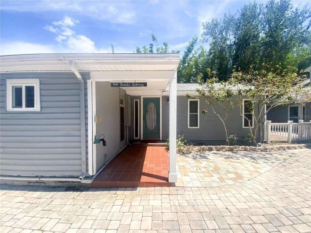 657 Broadway Dunedin FL 34698
