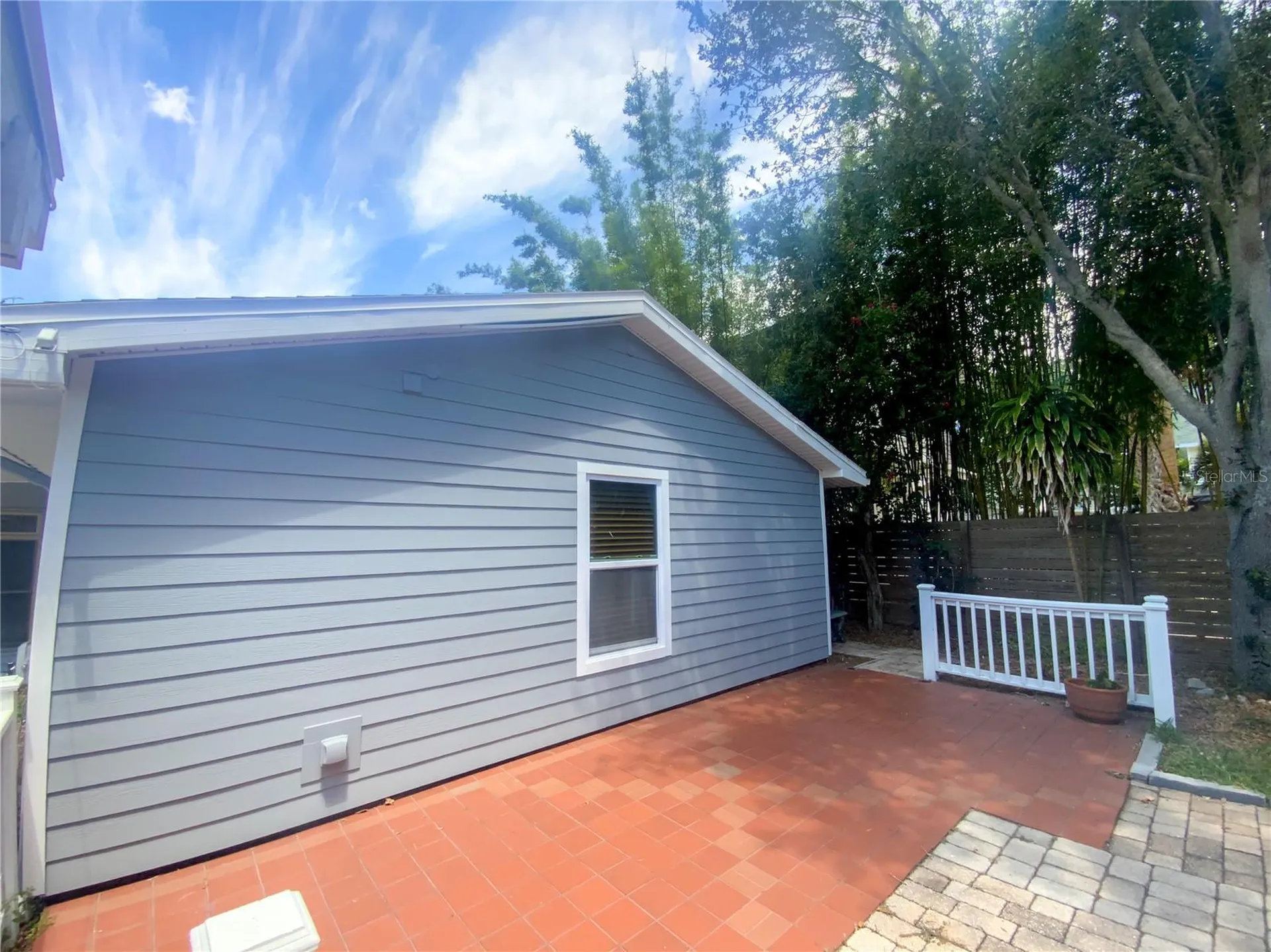 657 Broadway Dunedin FL 34698
