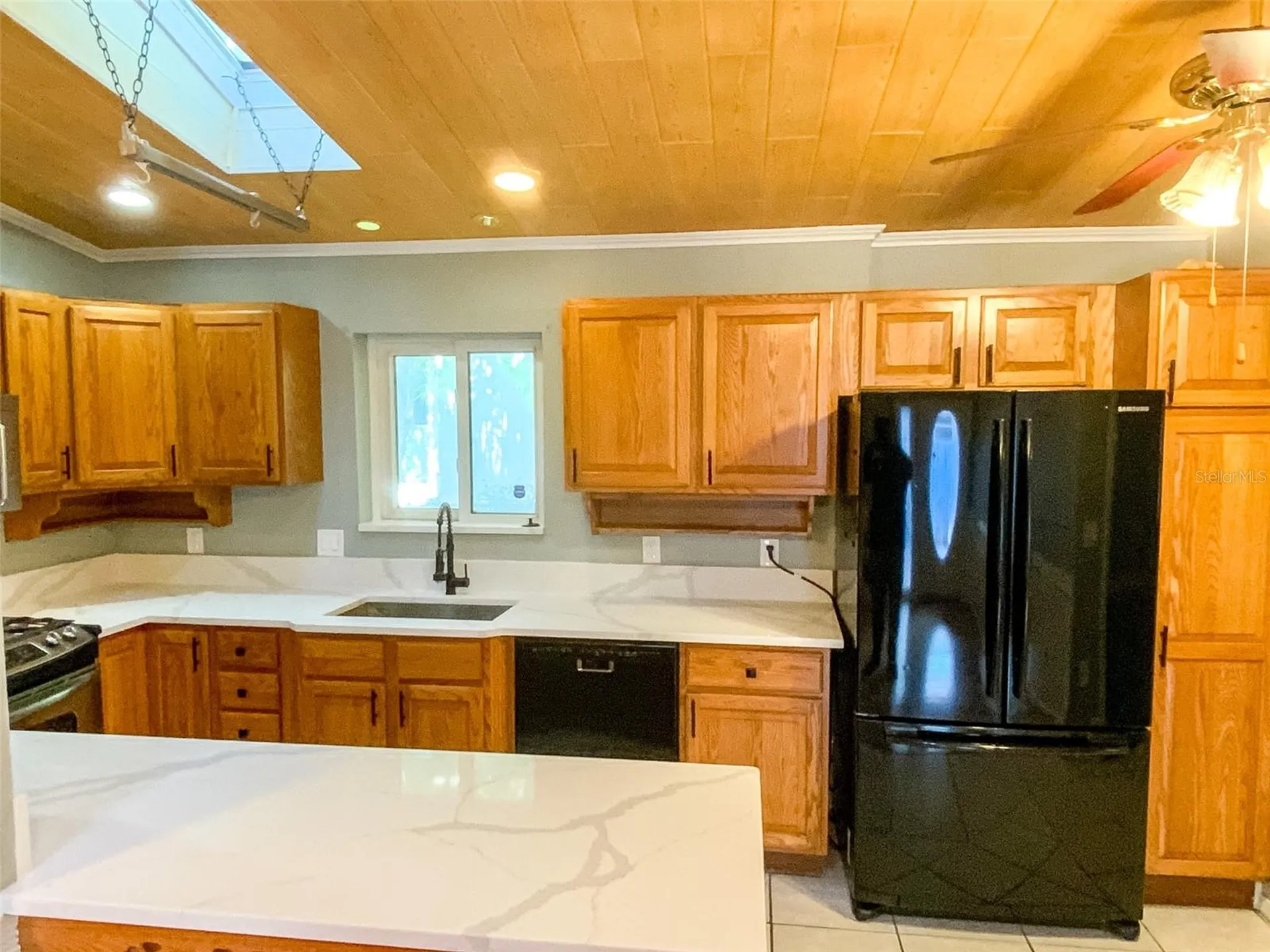 657 Broadway Dunedin FL 34698