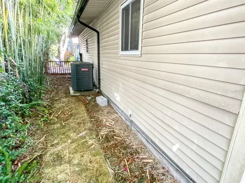 657 Broadway Dunedin FL 34698