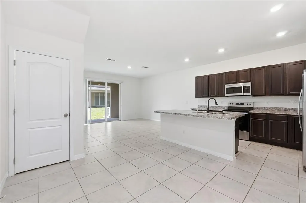 1228 Yellow Finch Drive Davenport FL 33837