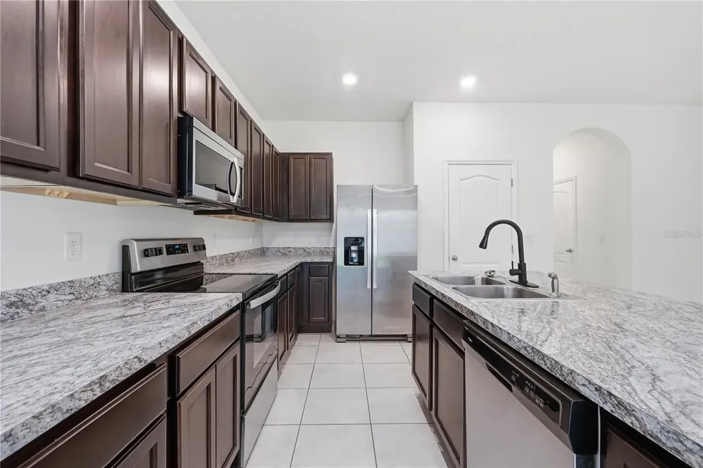 1228 Yellow Finch Drive Davenport FL 33837