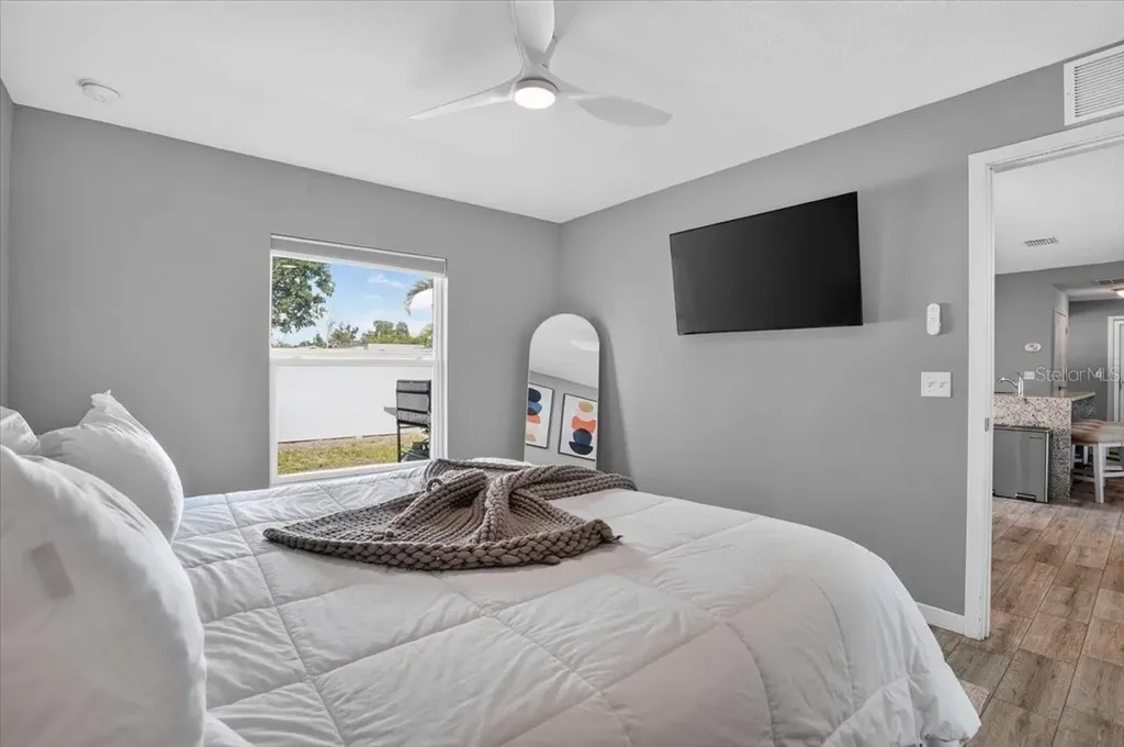 2011 Outer Drive Sarasota FL 34231