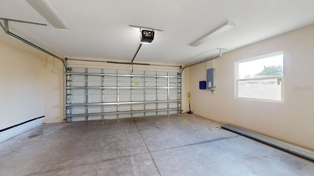 2011 Outer Drive Sarasota FL 34231