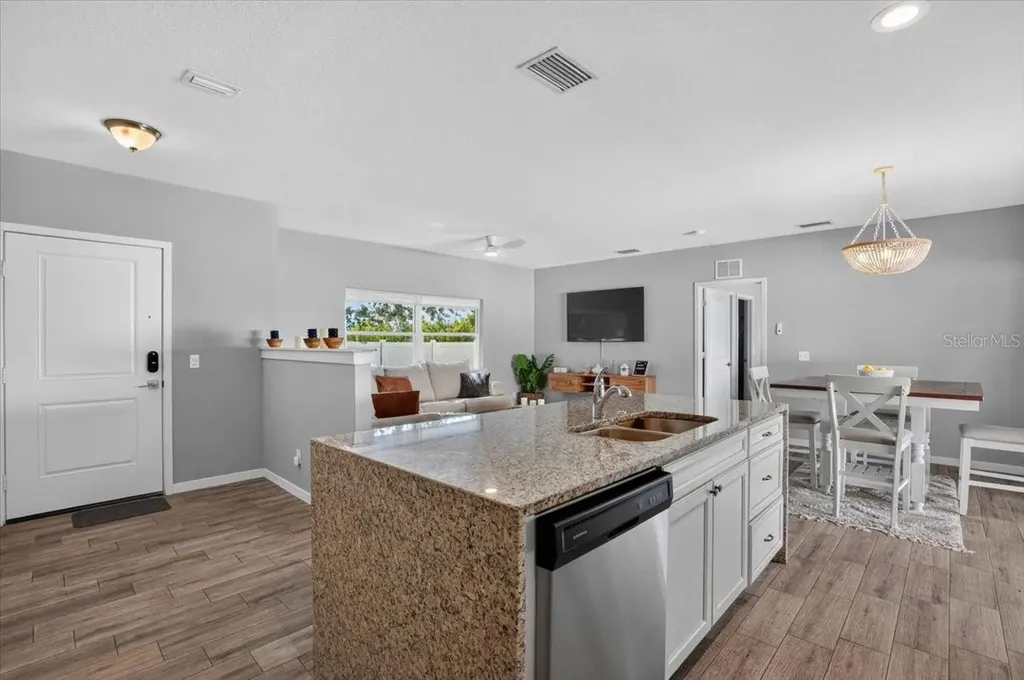2011 Outer Drive Sarasota FL 34231