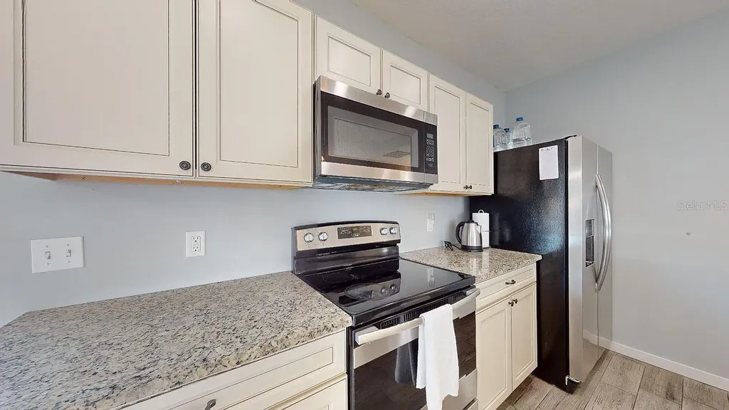 2011 Outer Drive Sarasota FL 34231