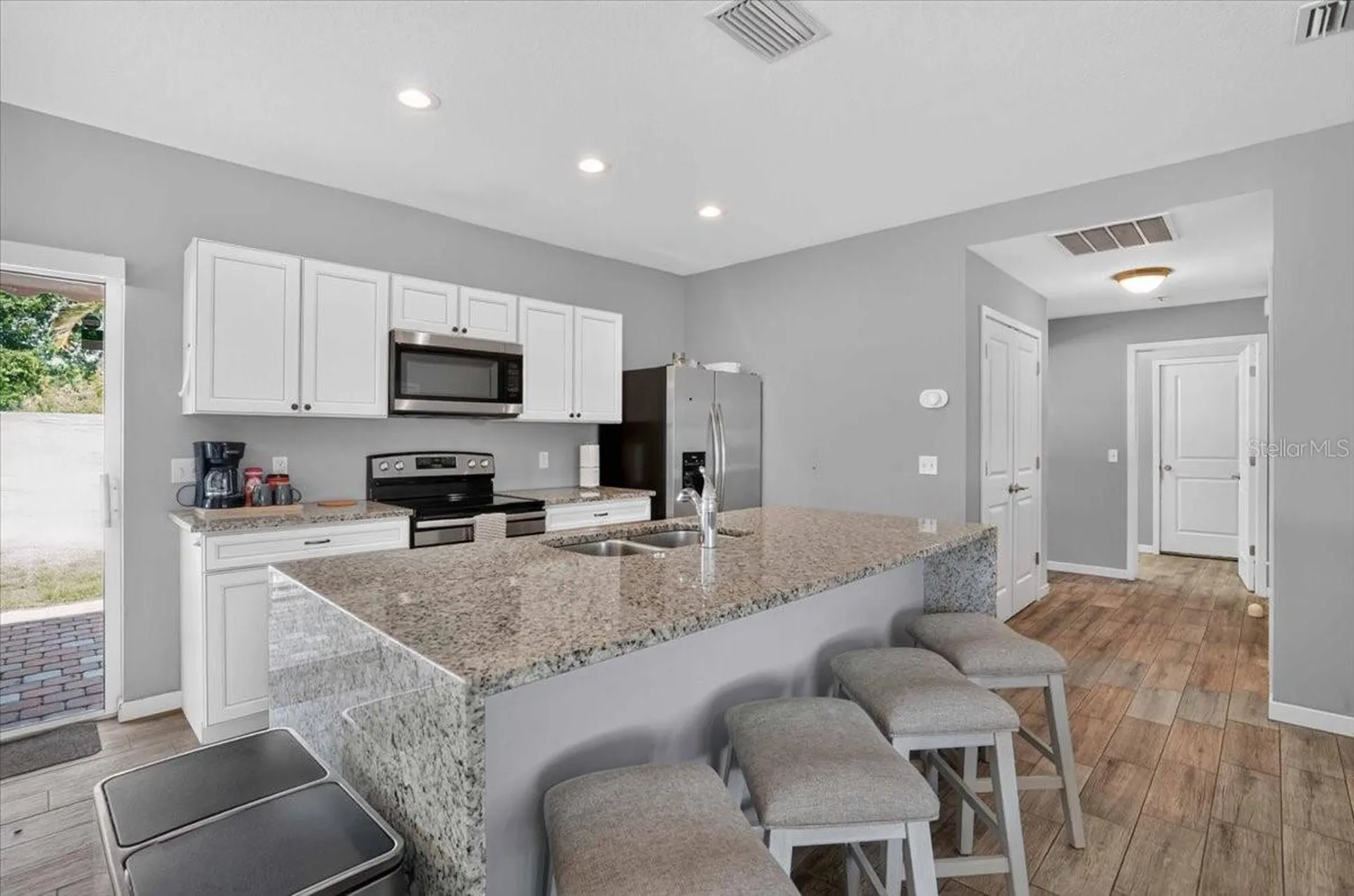 2011 Outer Drive Sarasota FL 34231